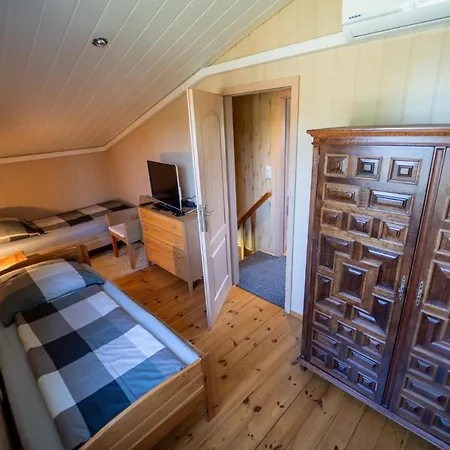 Semesterbostad Zarnowieckie Zacisze Nadole (Pomerania)